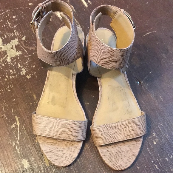 Nine West sandals - Picture 8 of 9